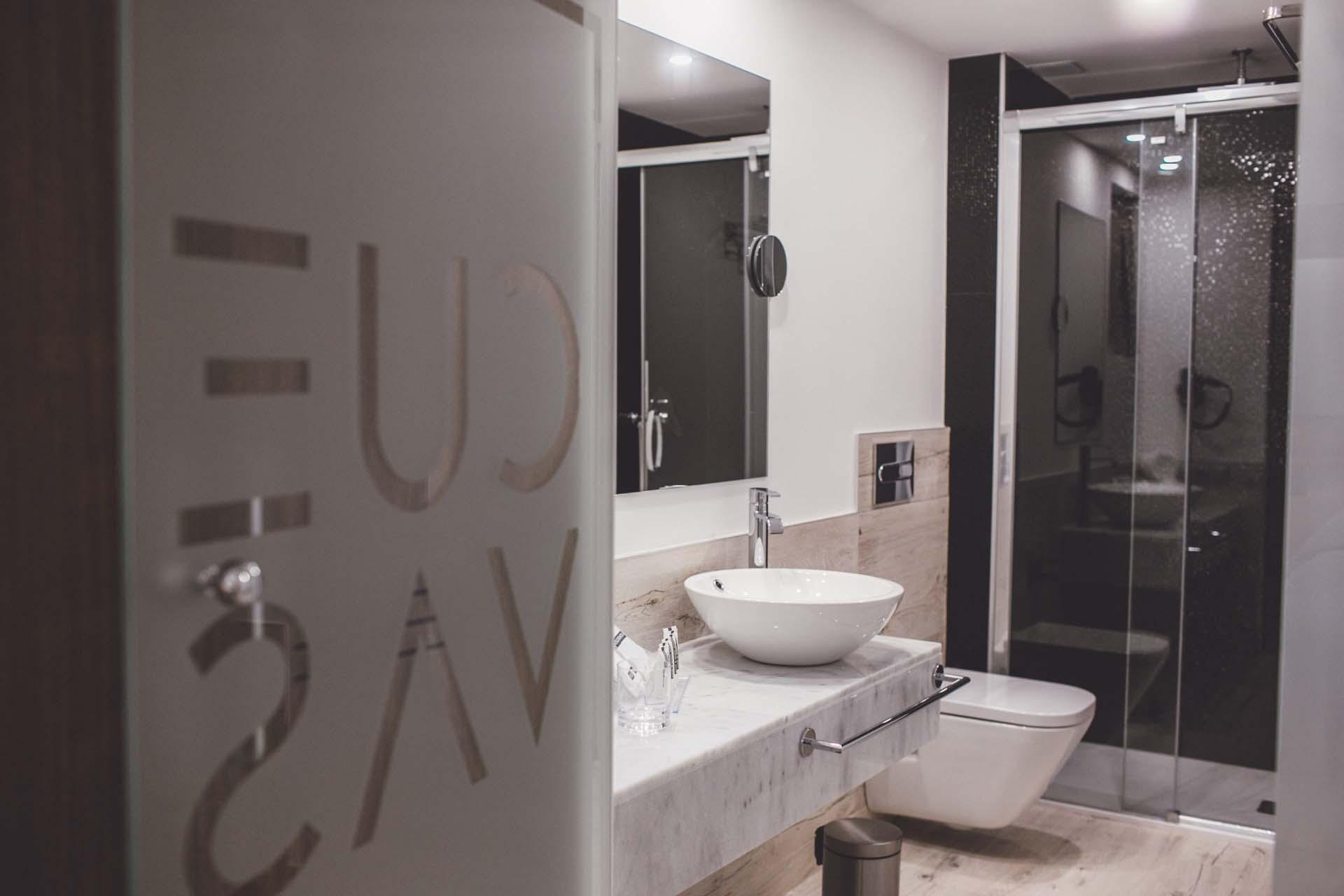 Hotel Cuevas - Adults Only Santillana del Mar Bagian luar foto