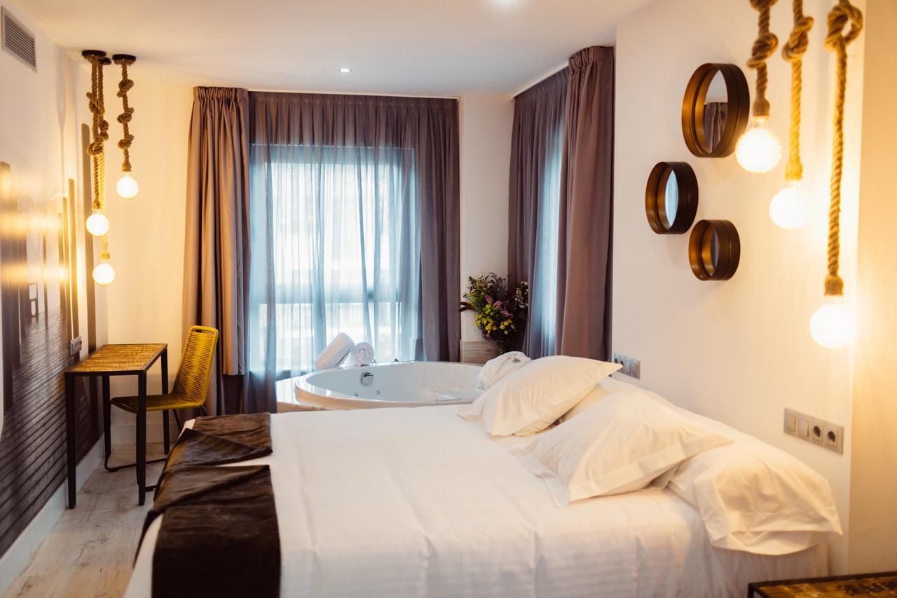 Hotel Cuevas - Adults Only Santillana del Mar Bagian luar foto